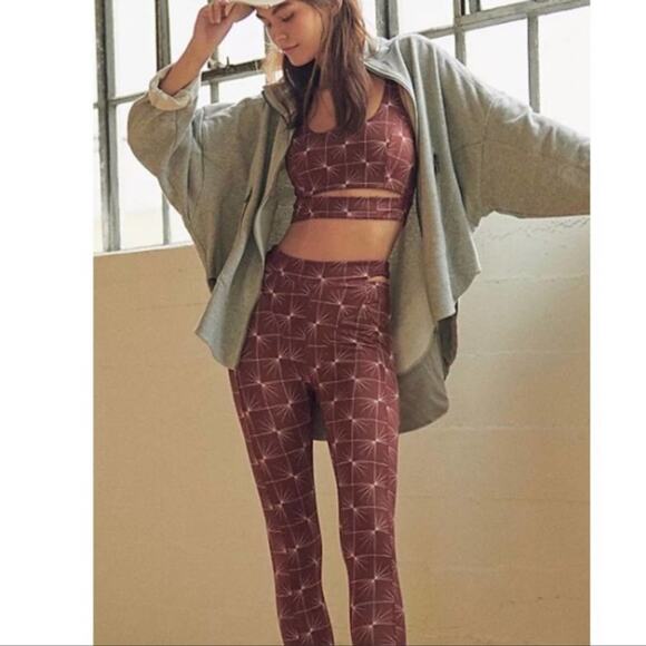 Free People Movement High Rise Cut Out Sneak Peak Printed Legging Size Medium - Picture 3 of 15